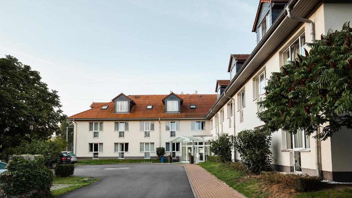 Hotel Ilmtal Mellingen Exterior photo